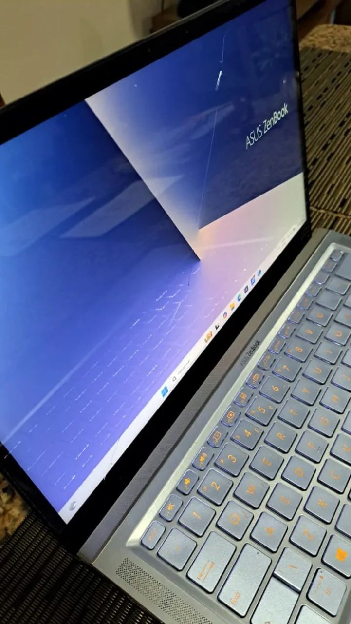 Notebook Asus Zenbook 14 - Foto 4