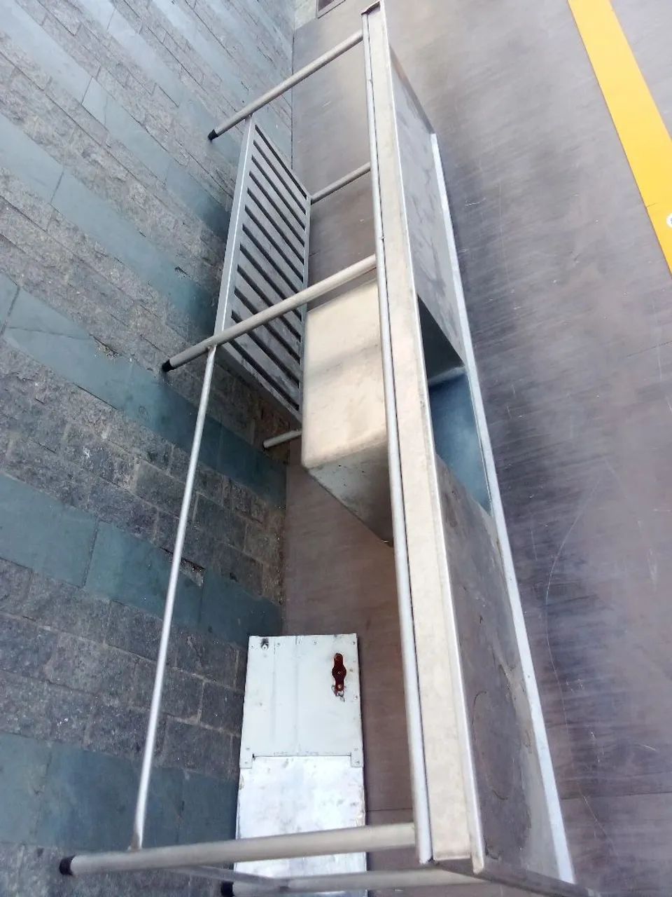Bancada de Aço Inox com Cuba e paneleiro  - Foto 3