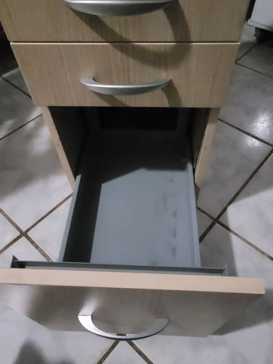 Mesinha auxiliar de escritório 64551928009346122