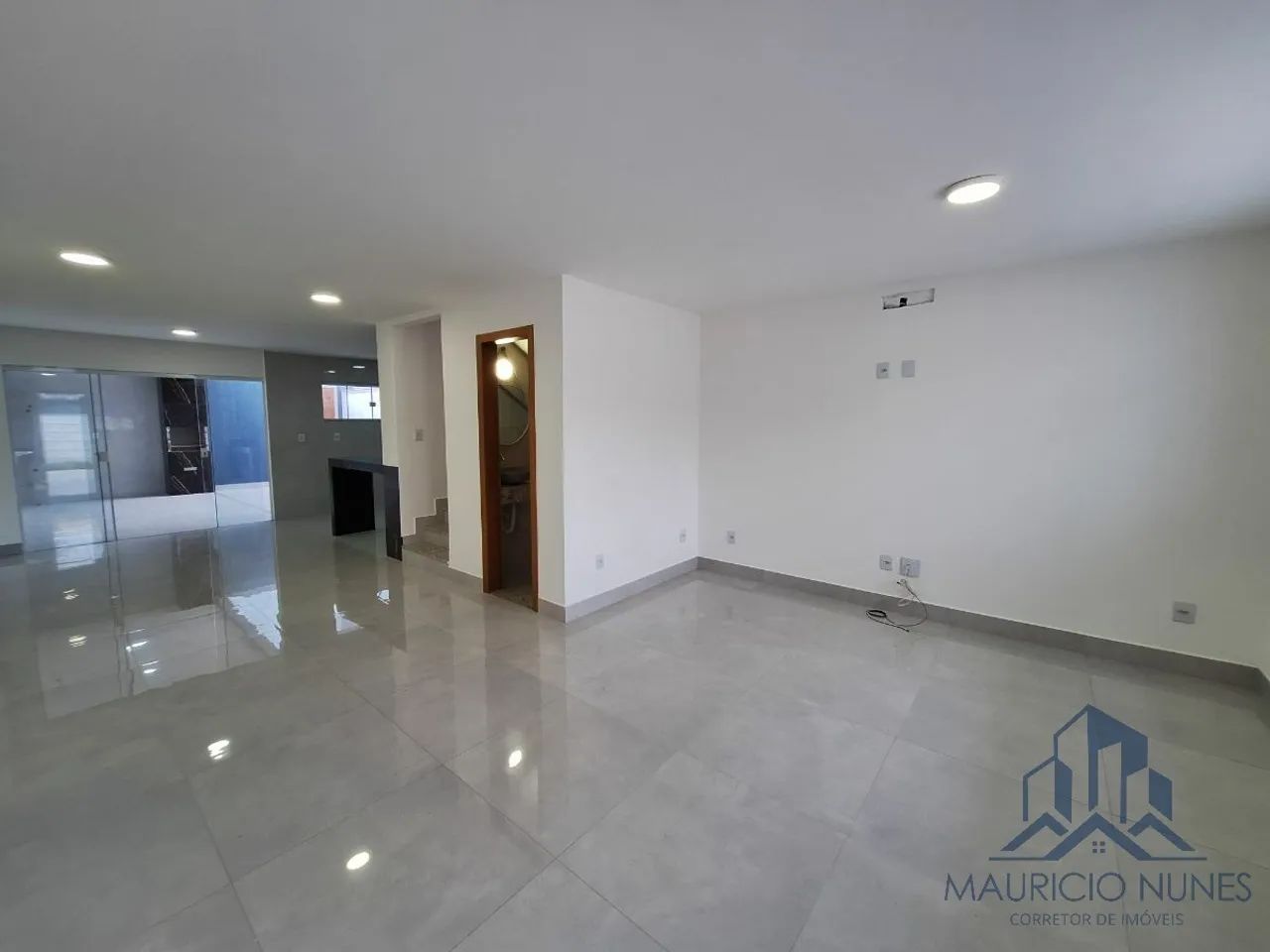 Lindíssima casa 03 q. com suíte para locação. - Foto 4