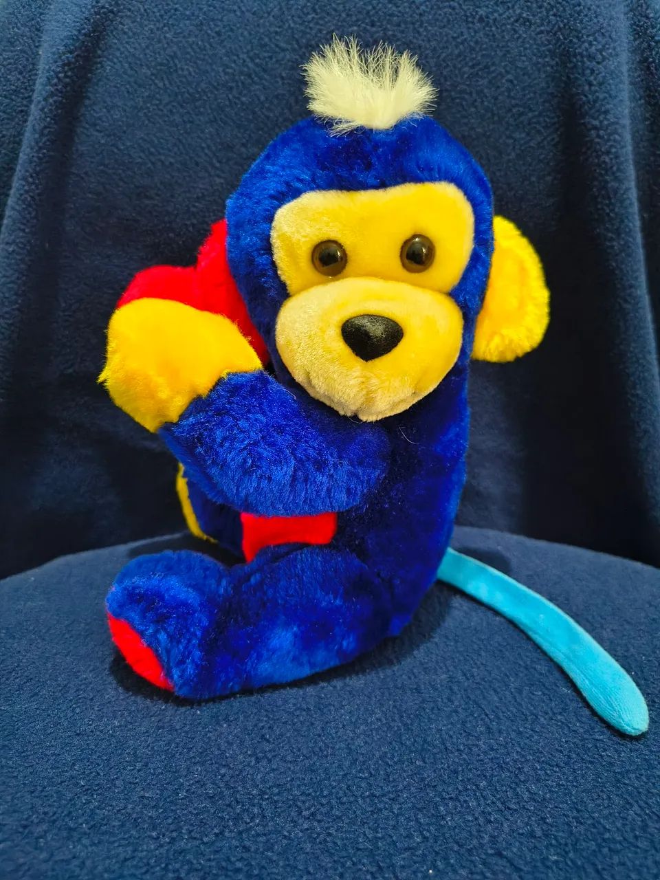 Vendo macaquinho de pelúcia importado  - Foto 3
