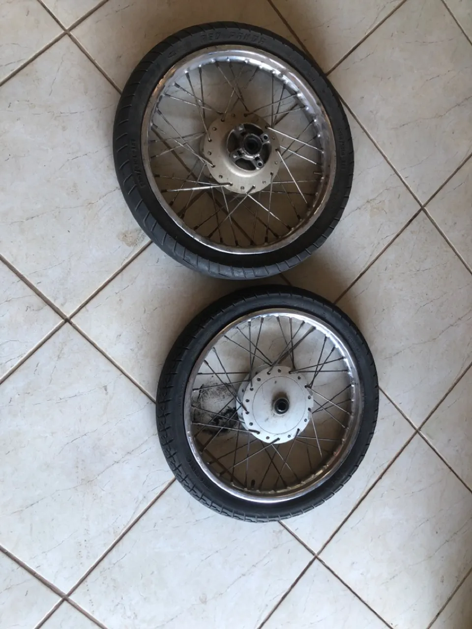 Rodas de Moto 90/90 - 18