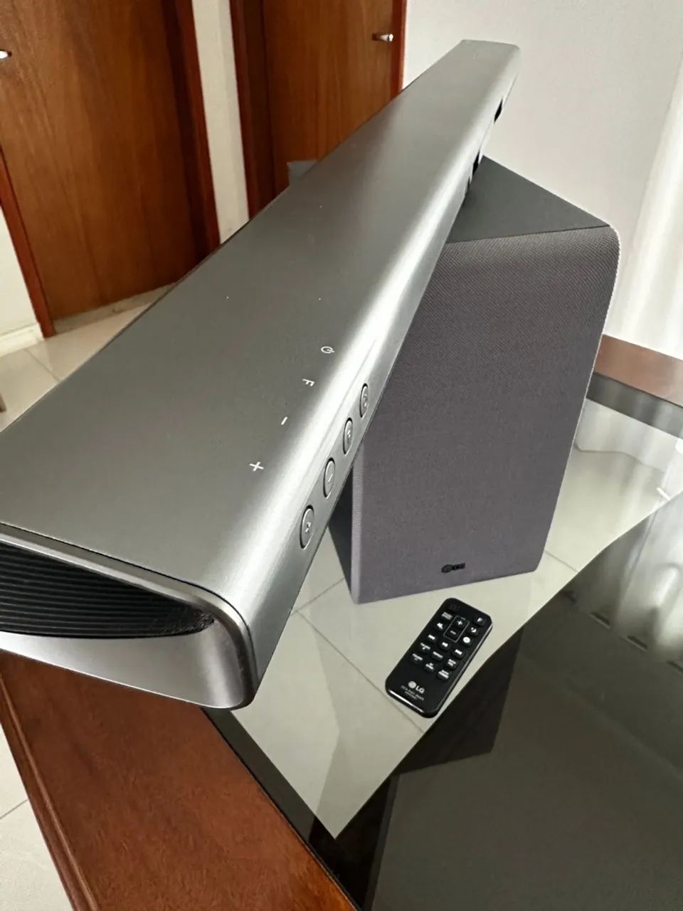 Somente VENDA Soundbar LG com Subwoofer e Acessórios Novíssimo Somente Venda
