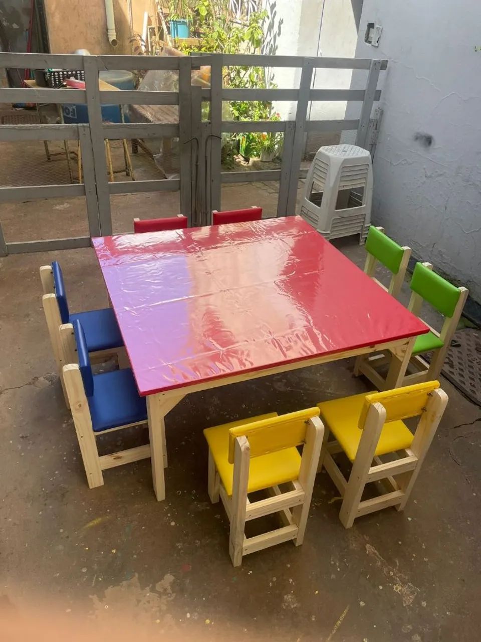 Mesa com 8 cadeiras
