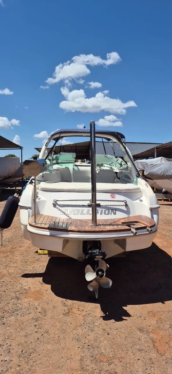 Lancha Evolution 265 Cabin com Mercruiser 5.0 260Hp ano 2012  - Foto 3