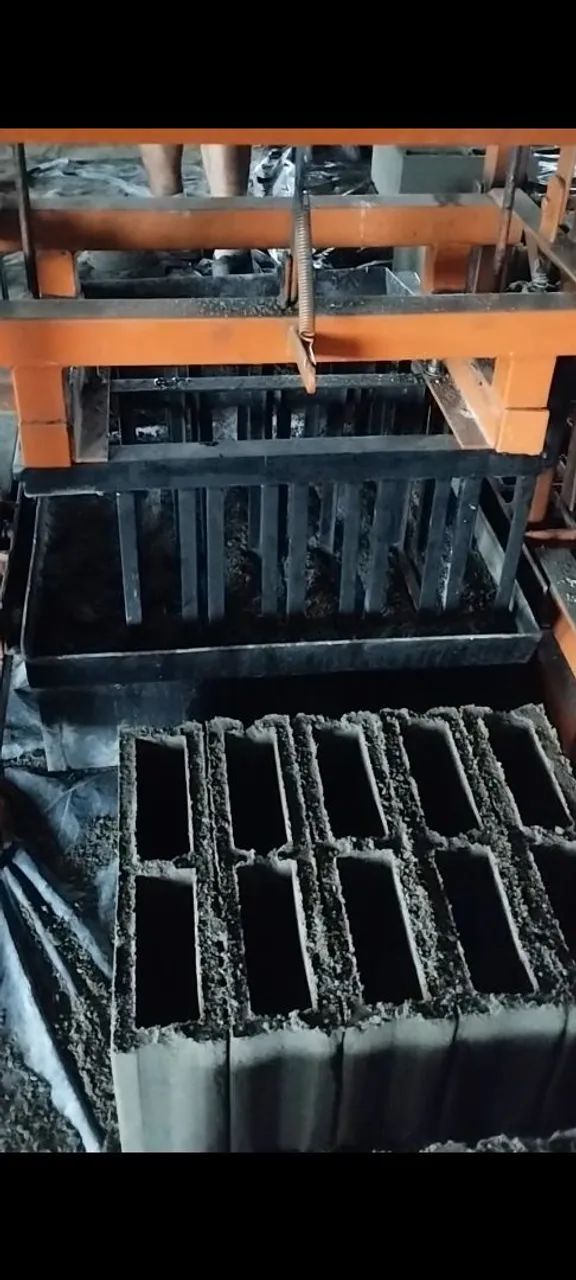 Máquina de Blocos Usada poedeira  - Foto 2