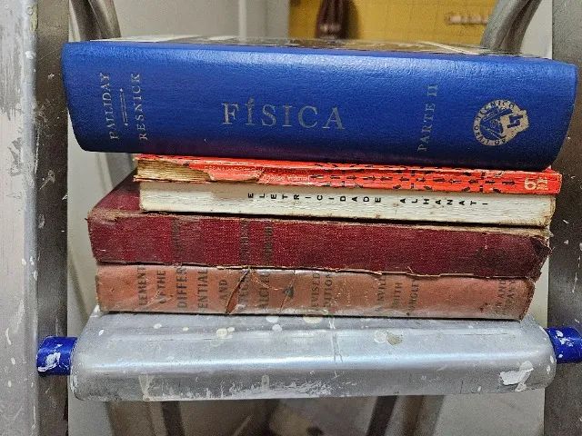 Livros diversos de leitura e didáticos de engenharia, matemática, física, design, e outros - Foto 2