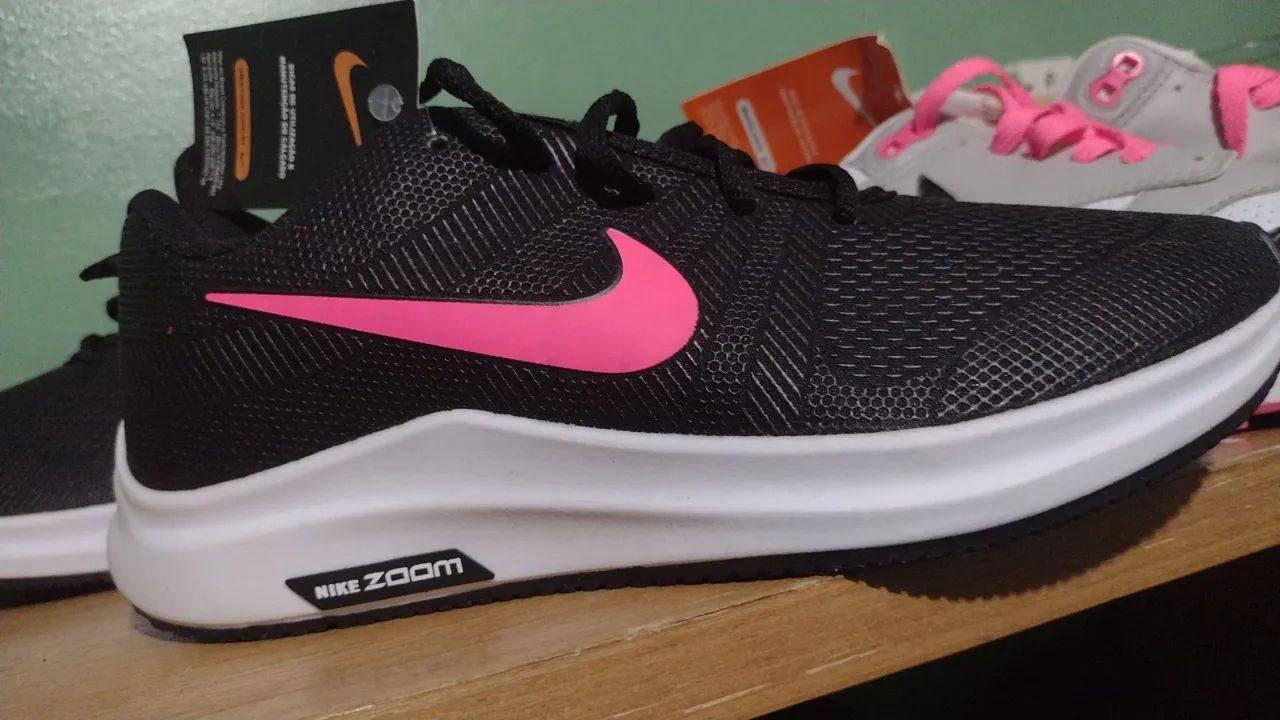 Tênis Nike Zoom Feminino Preto e Rosa