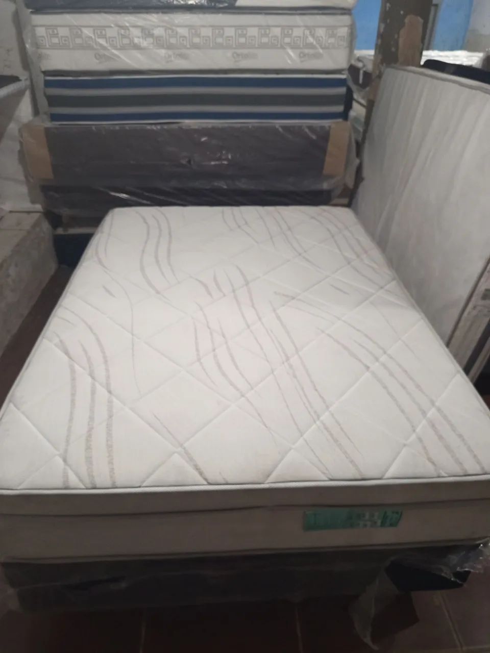 Vendo cama box king Queen e Casal padrão  - Foto 4