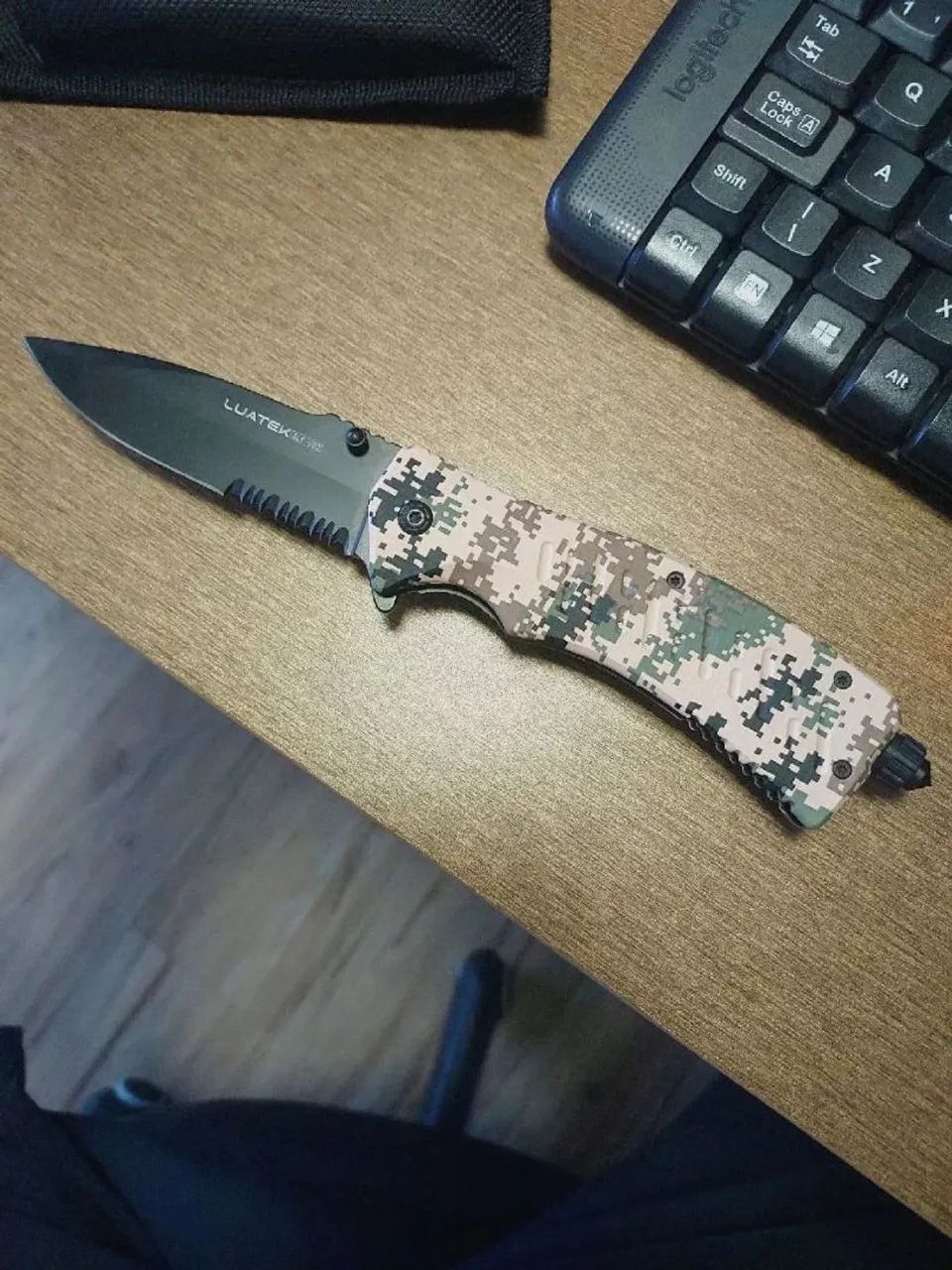 Canivete Tático Camuflado e Isqueiro de Pedra - Foto 2