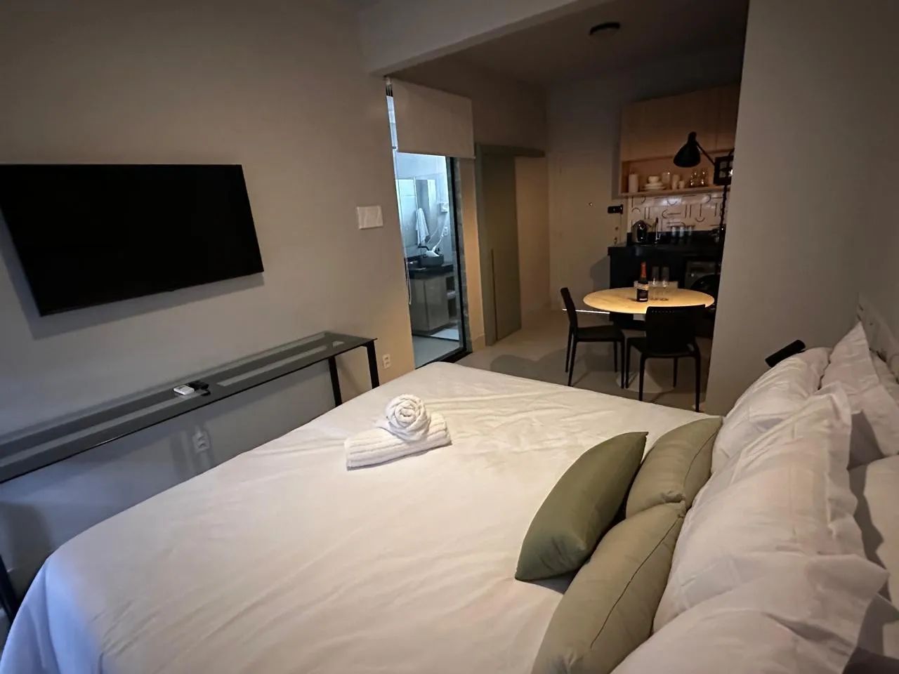 Vendo Studio completo centro BH, para aluguel no Airbnb, pronto para faturar  - Foto 2