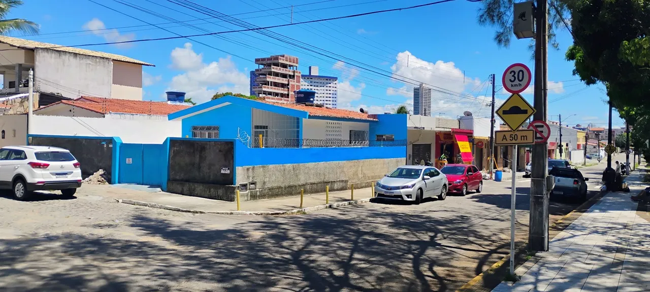 Alugo casa conjunto Ponta negra
