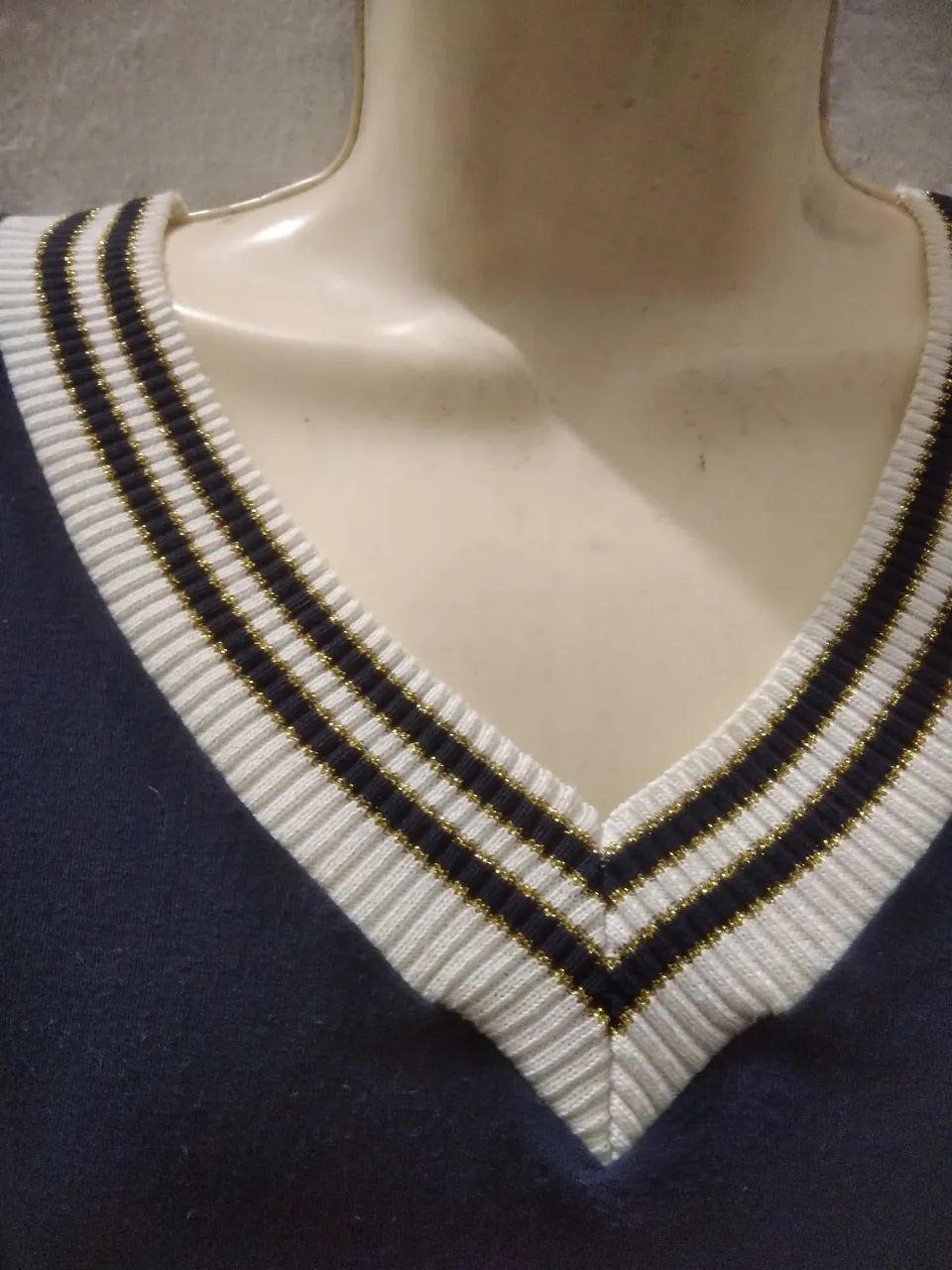 Blusa estilo colegial com brilho  - Foto 2