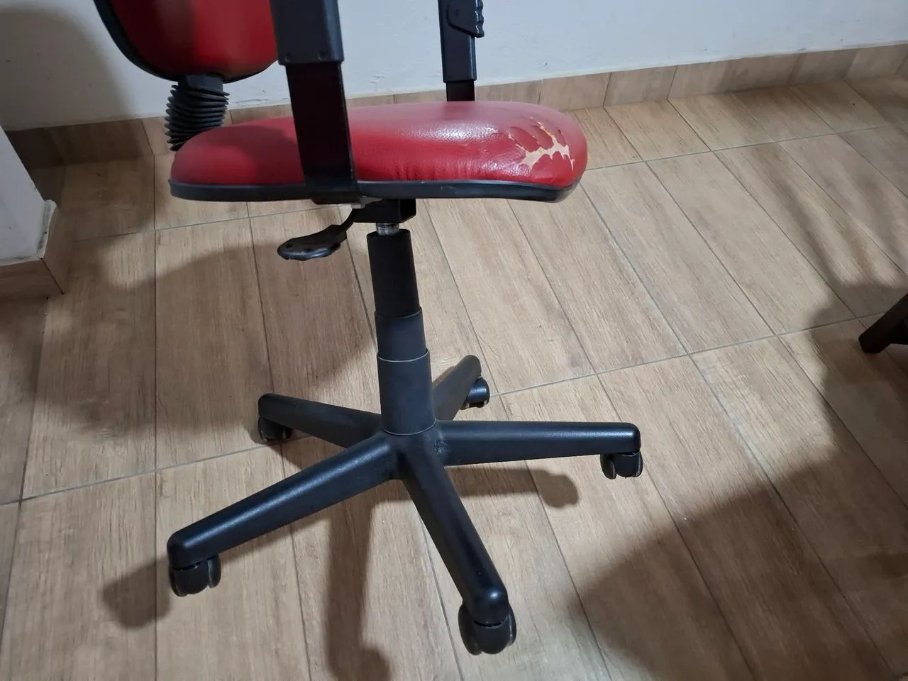 CADEIRA GIRATORIA DE ESCRITÓRIO - Foto 4