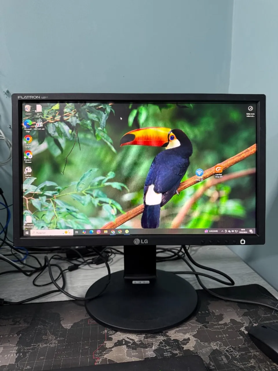 Monitor LG E2011P 20P Widescreen Base Regulável vga/dvi horizontal e vertical 