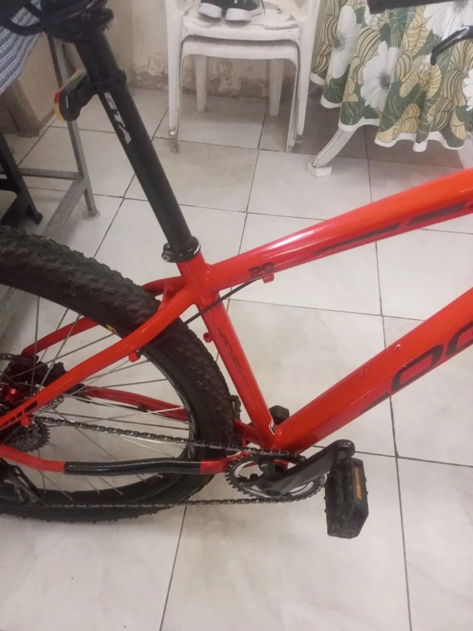 Bike aro 29. Oggi coroa única de 38 dts, câmbio 9v. Cubos ARC c/ rolamento toda rolamento - Foto 4