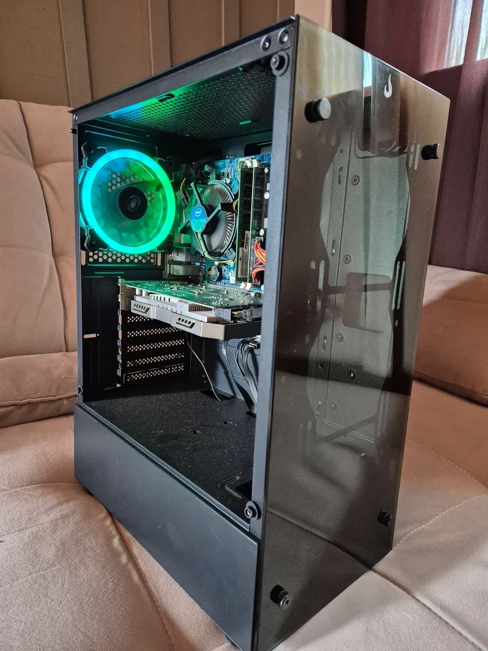 (PREÇO NEGOCIÁVEL) COMPUTADOR DESKTOP PARA TAREFAS GERAIS E JOGOS LEVES