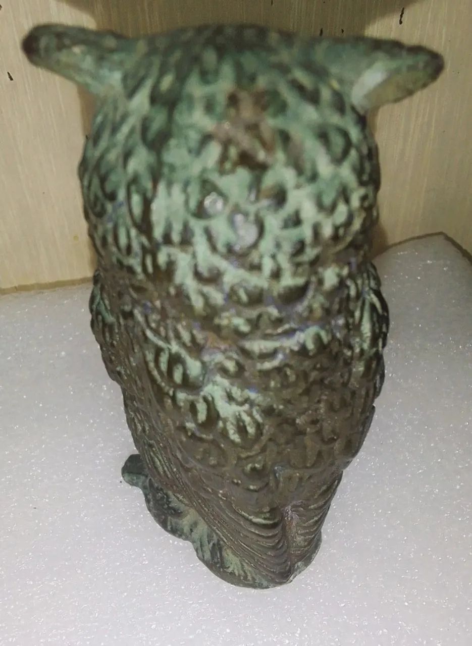 Antiga Escultura Em Metal Cinzelado Representando Coruja Cinzelado - Foto 5