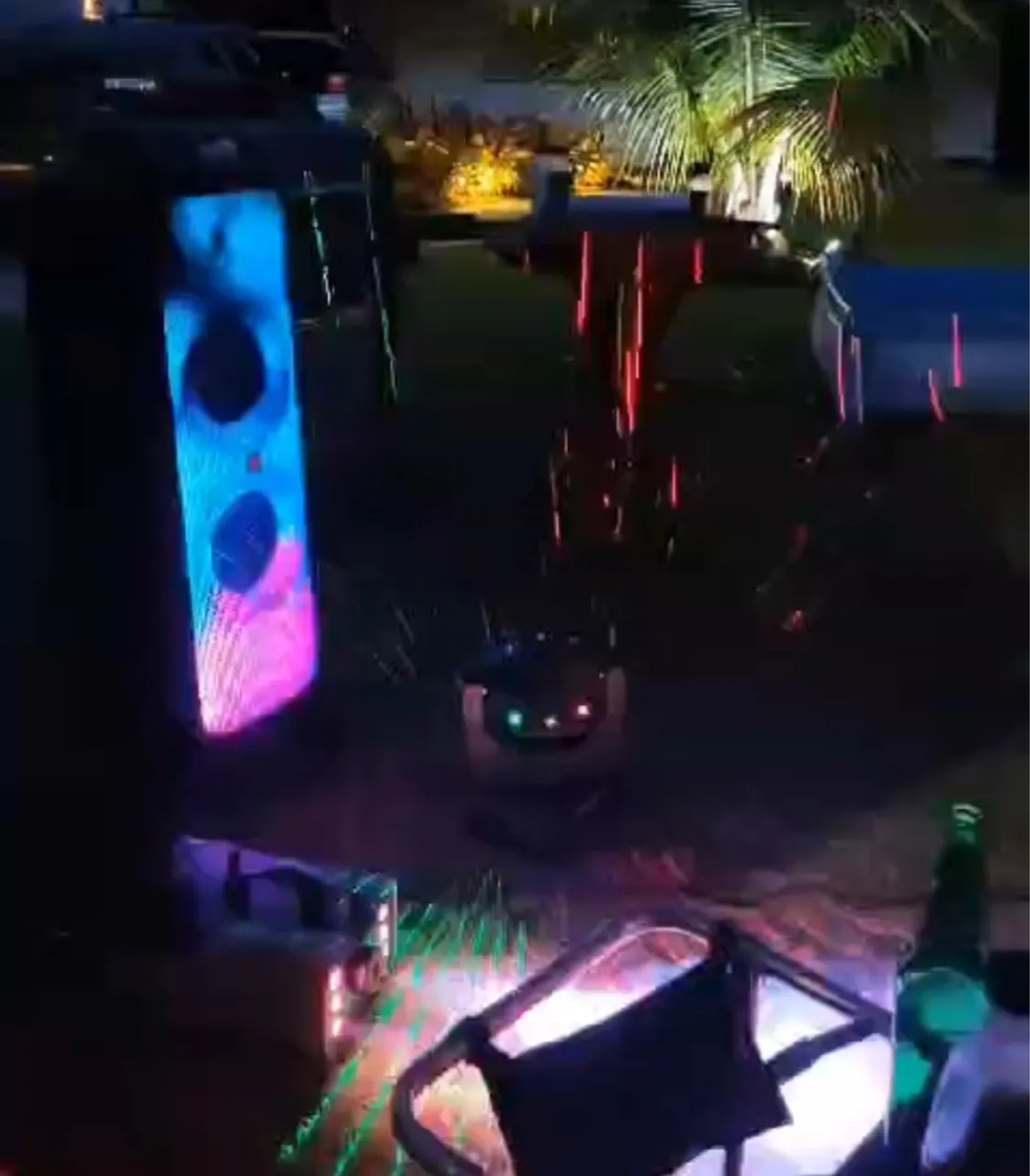 Caixa de Som com Iluminação e Efeitos