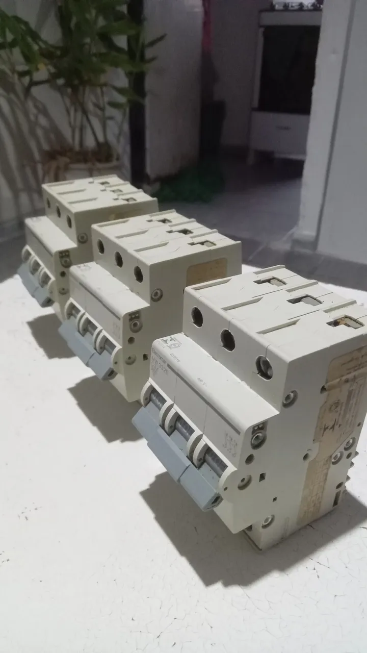Disjuntores Elétricos - Eletromar - MW 3526