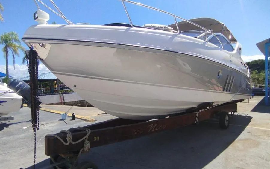 Phantom 300 ano 2009-10 com um Diesel 300 Hp - não Focker Armada Triton 