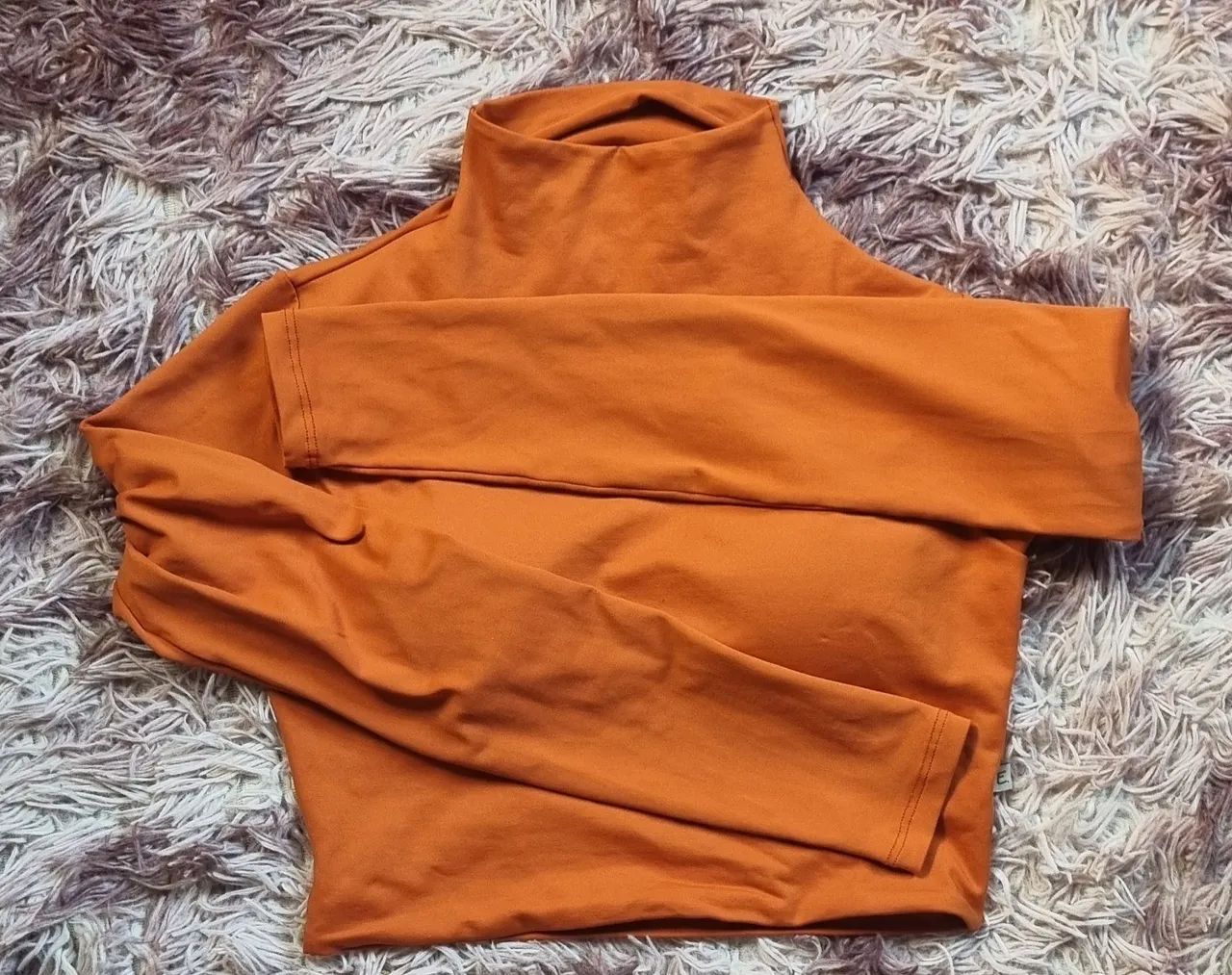 Cropped laranja com bojo e manga longa - Foto 2