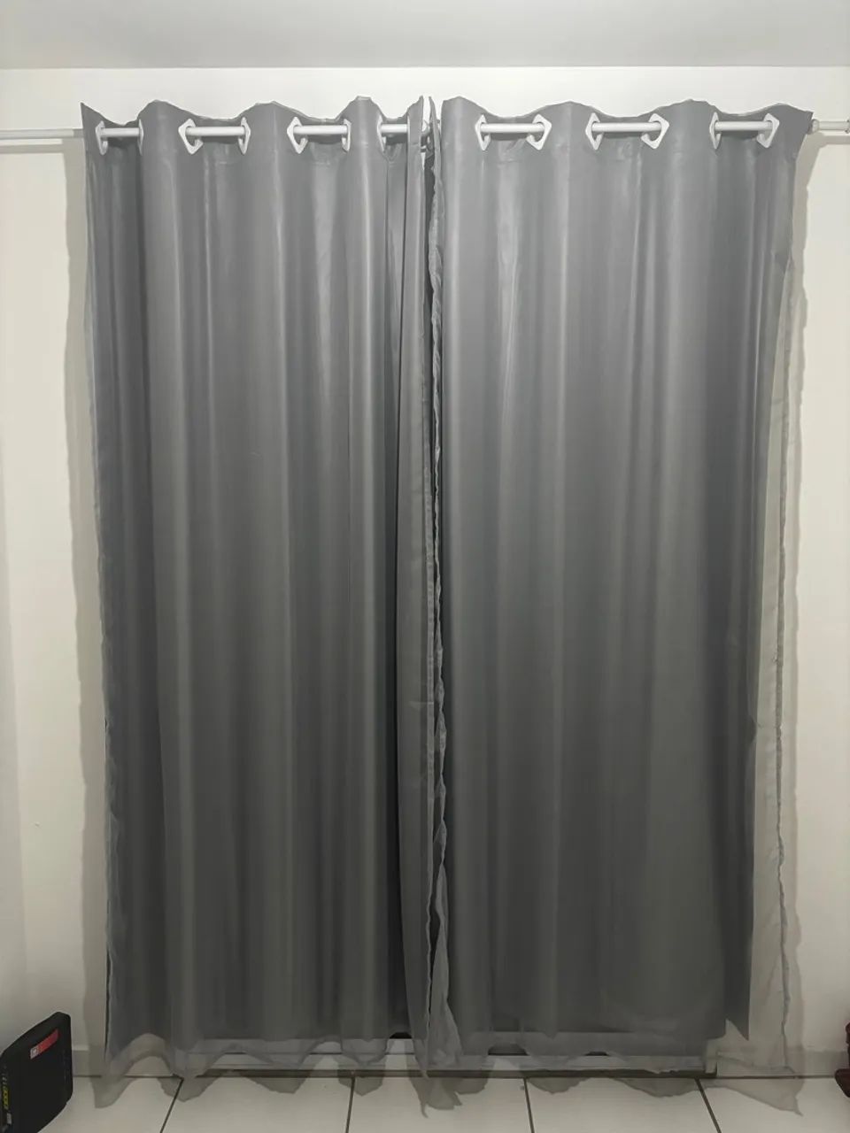 VENDO 4 CORTINAS EM ÓTIMO ESTADO 