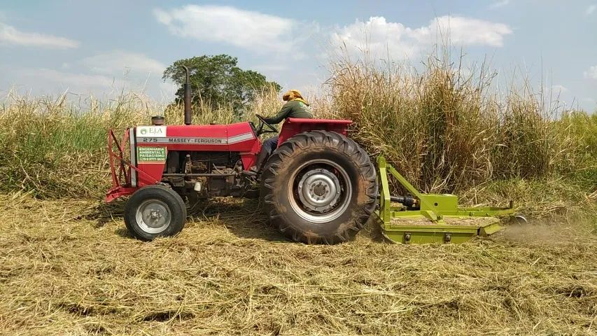 Locação de trator Roçadeira. - Foto 2