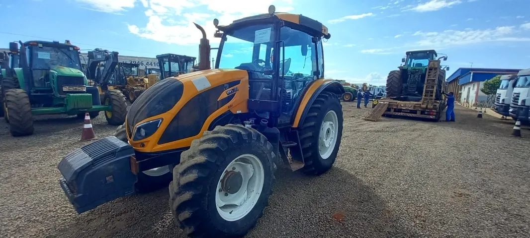 Trator Valtra BH 104