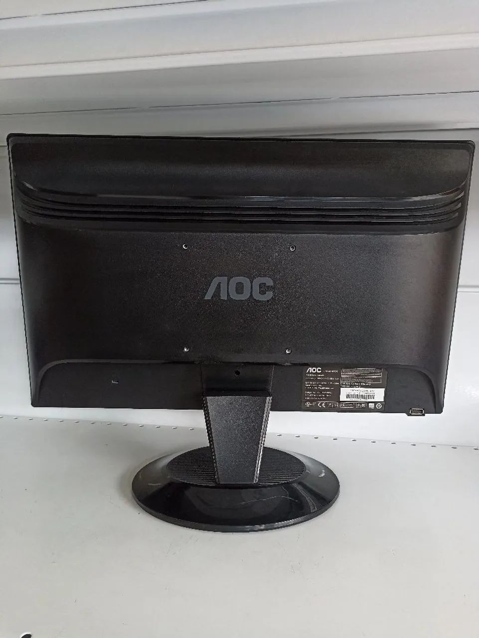 Monitor AOC 19 Polegadas Com Detalhes na Imagem.. Nada que Interfere no Funcionamento  - Foto 5