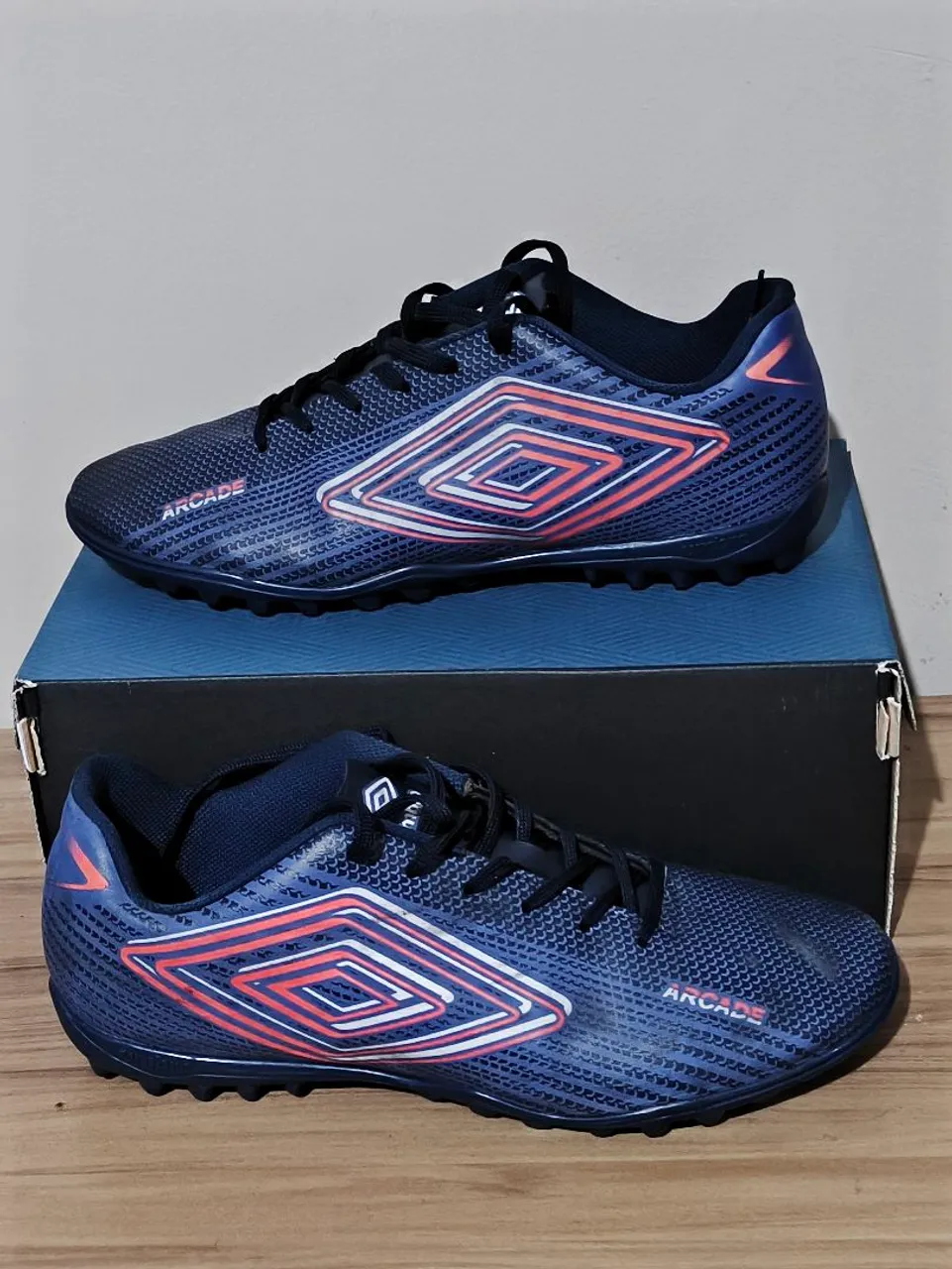 Chuteira Umbro Arcade - society