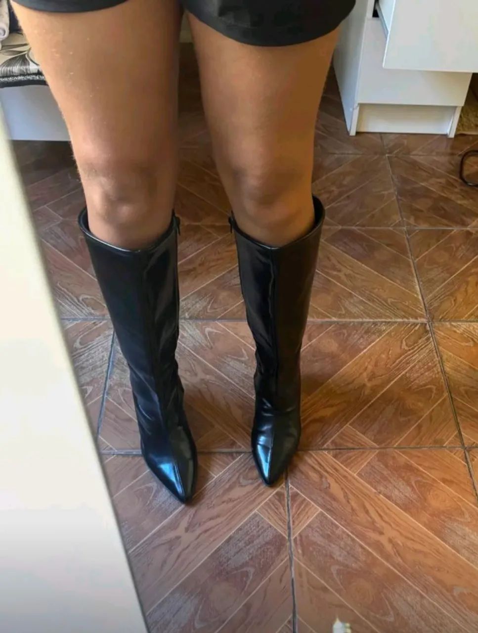 Bota de couro - Cano Médio - Preta