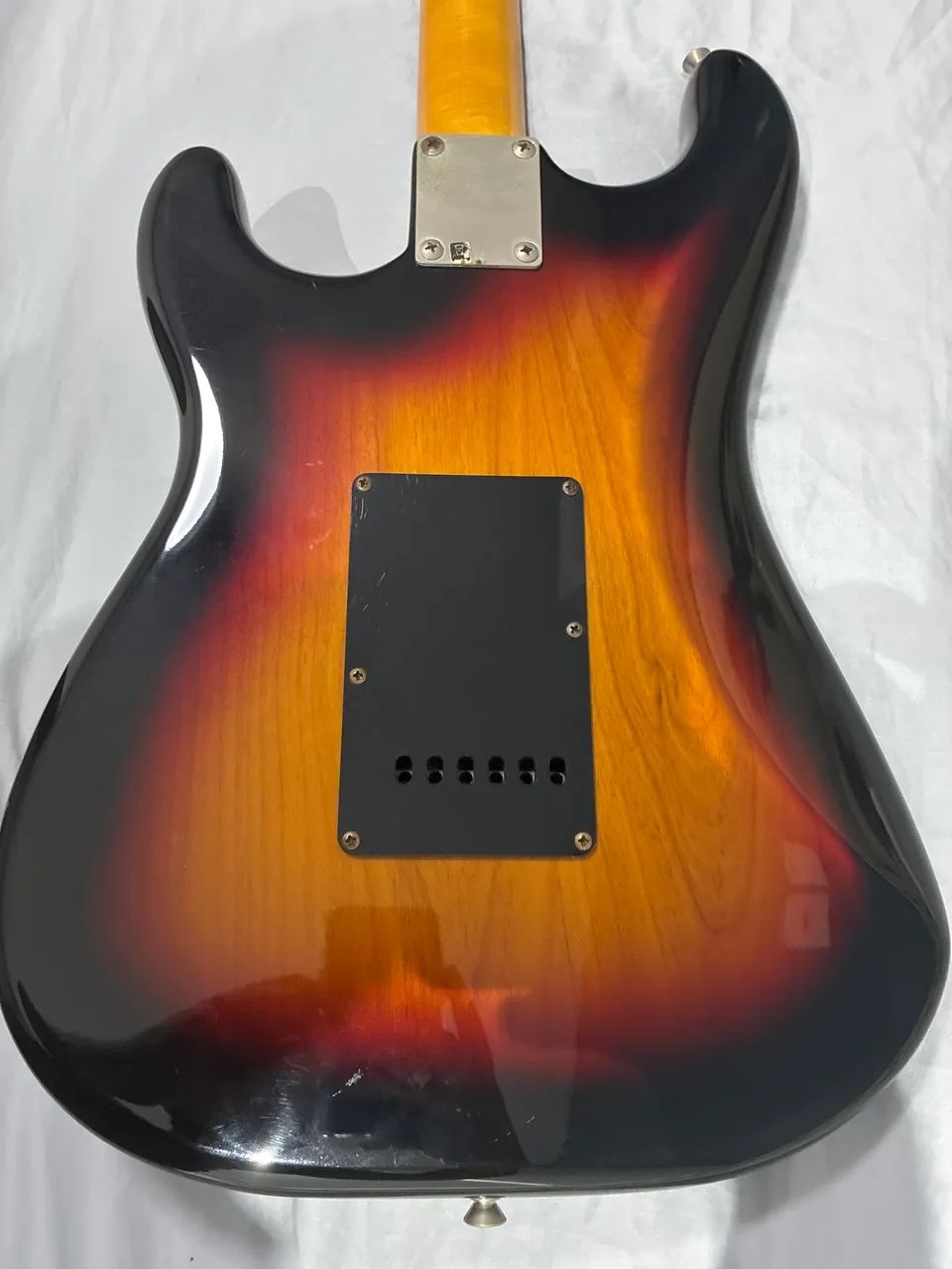 Guitarra stratocaster usada (8 anos) - Foto 4