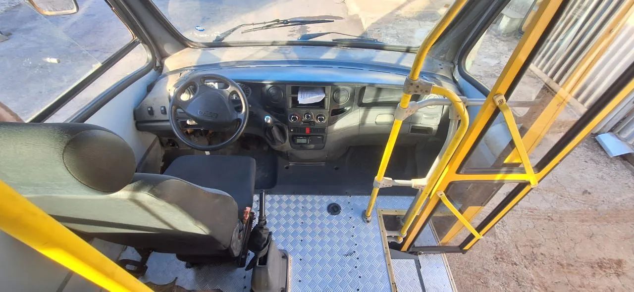 Micro ônibus 30 lugares - Foto 8