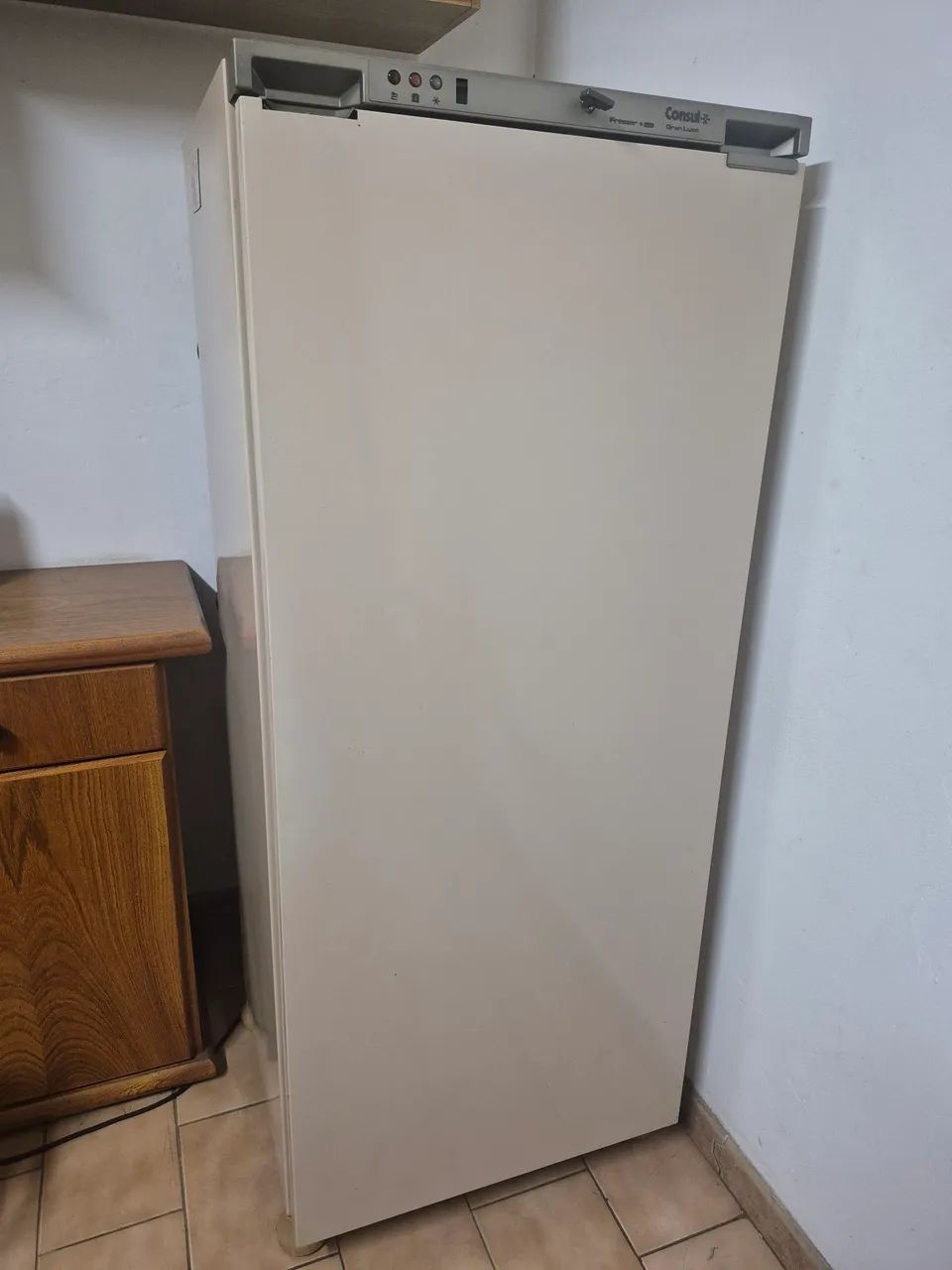Freezer Vertical Consul 180 l
