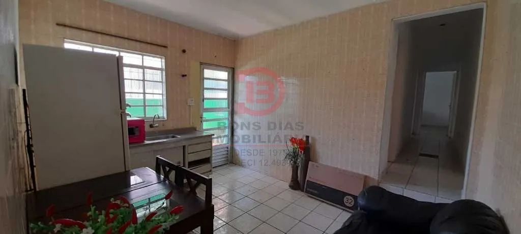 Imóvel com 3 casas e 2 vagas de garagem - Jd. Popular - Foto 5