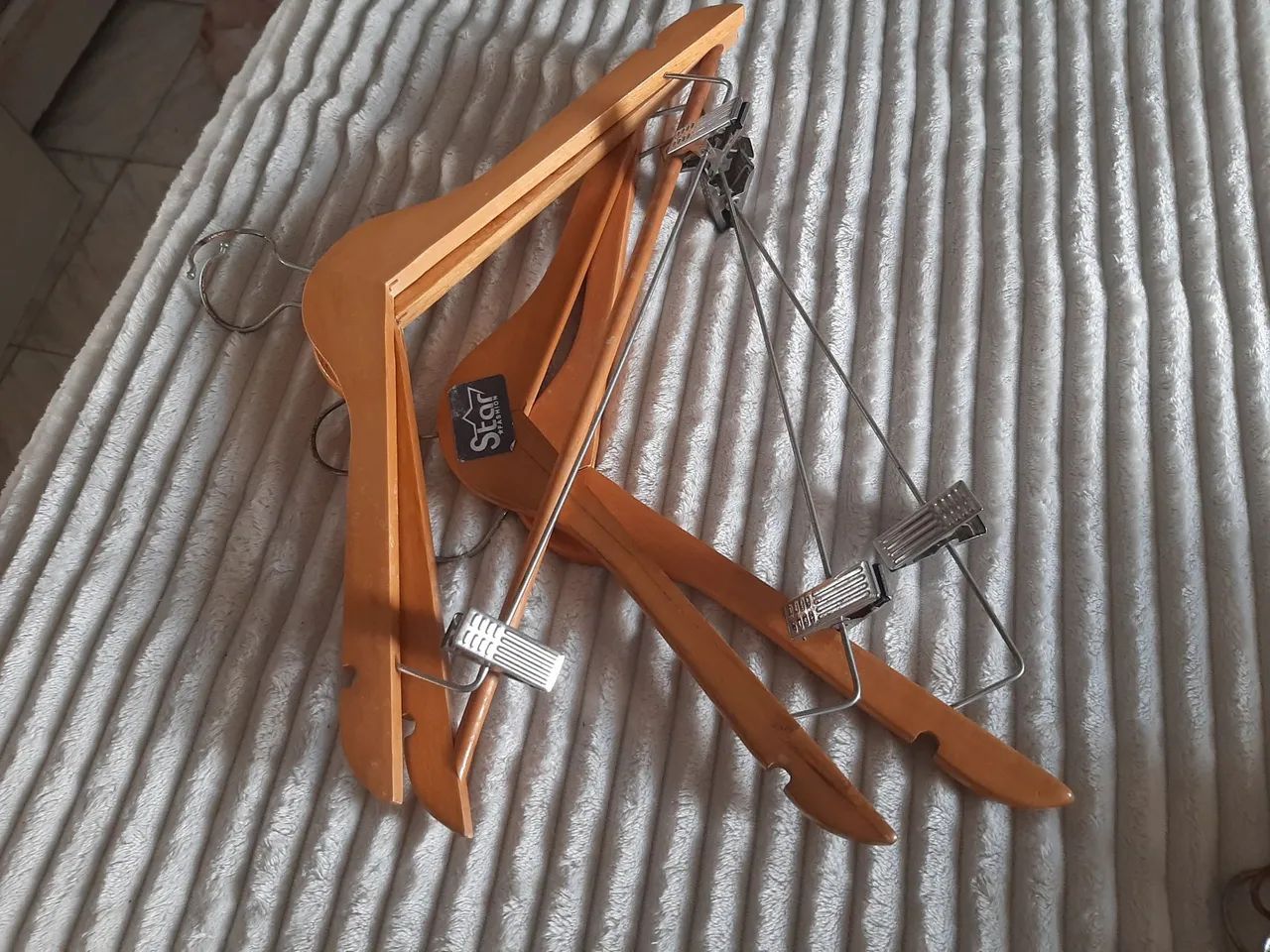 Vendo cabides de lojas