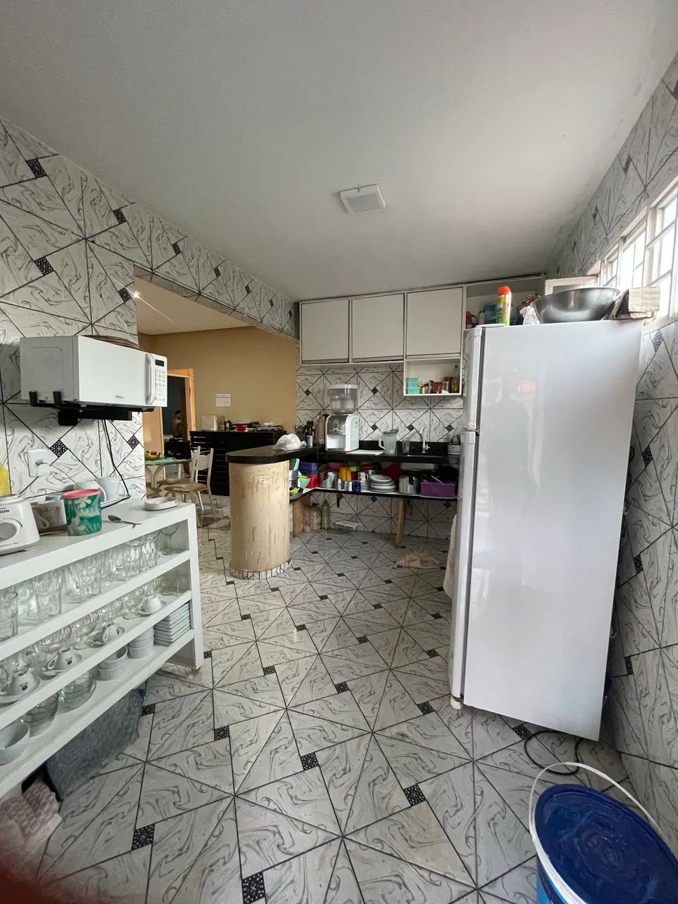 Vendo Casa ampla com 03 quartos - Foto 3