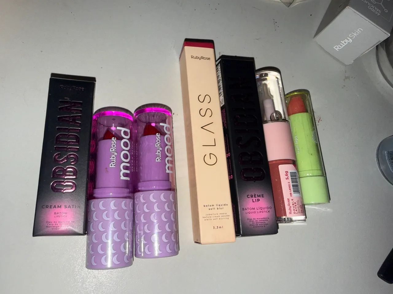 Maleta de maquiagens da Ruby Rose
