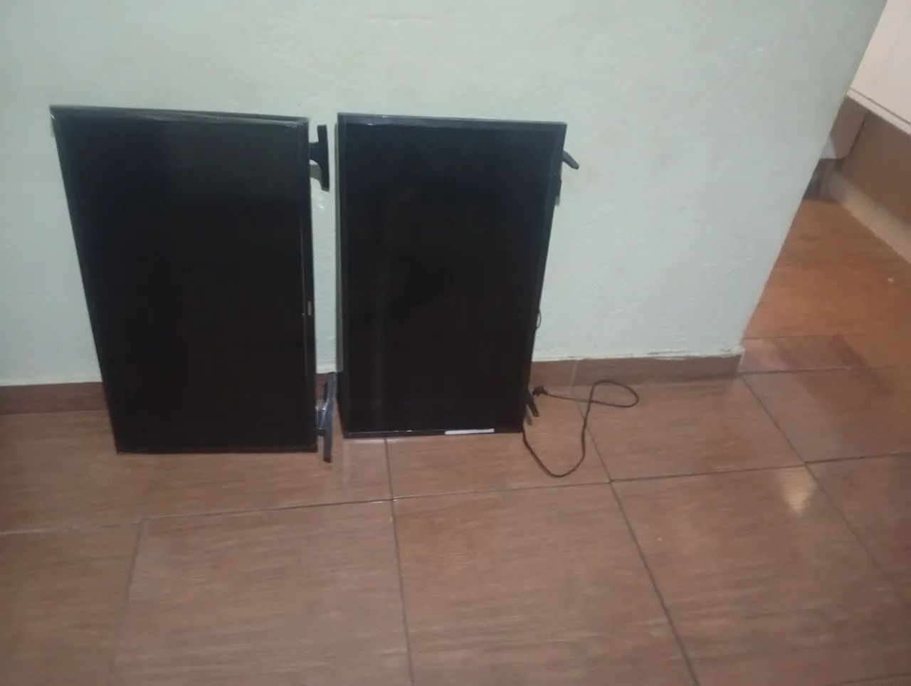 Vendo 2 tvs Samsung 32 polegadas estragada para tirar peças *