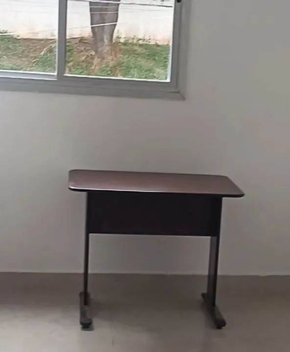 Vendo escrivaninha/mesa de computador  - Foto 2