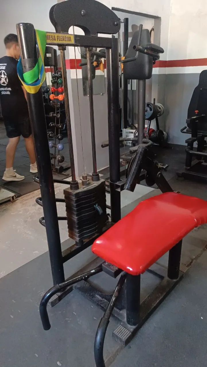 Aparelho de musculação 