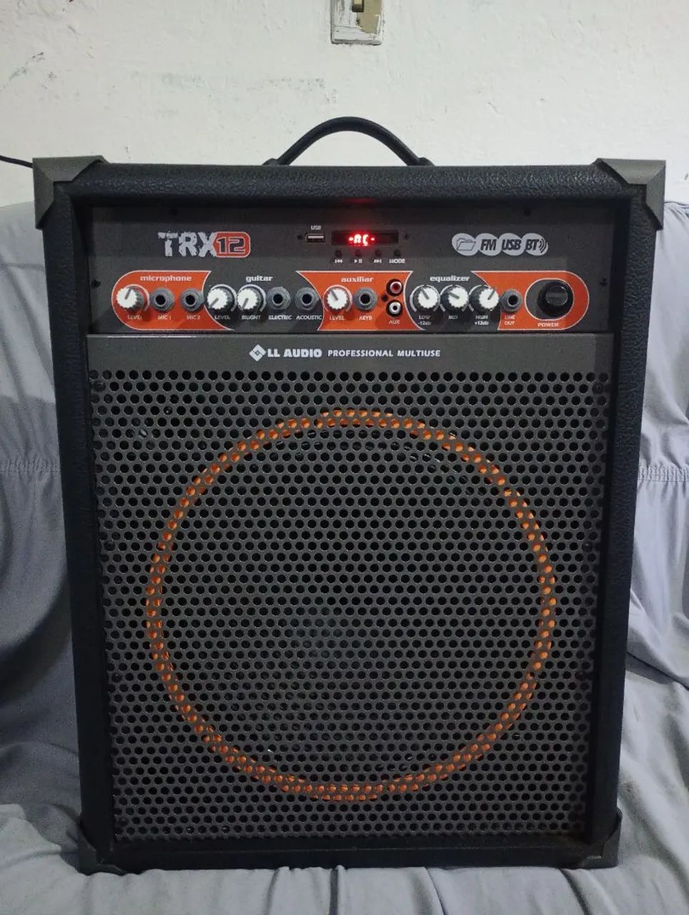Caixa amplificada multiuso TRX 12 