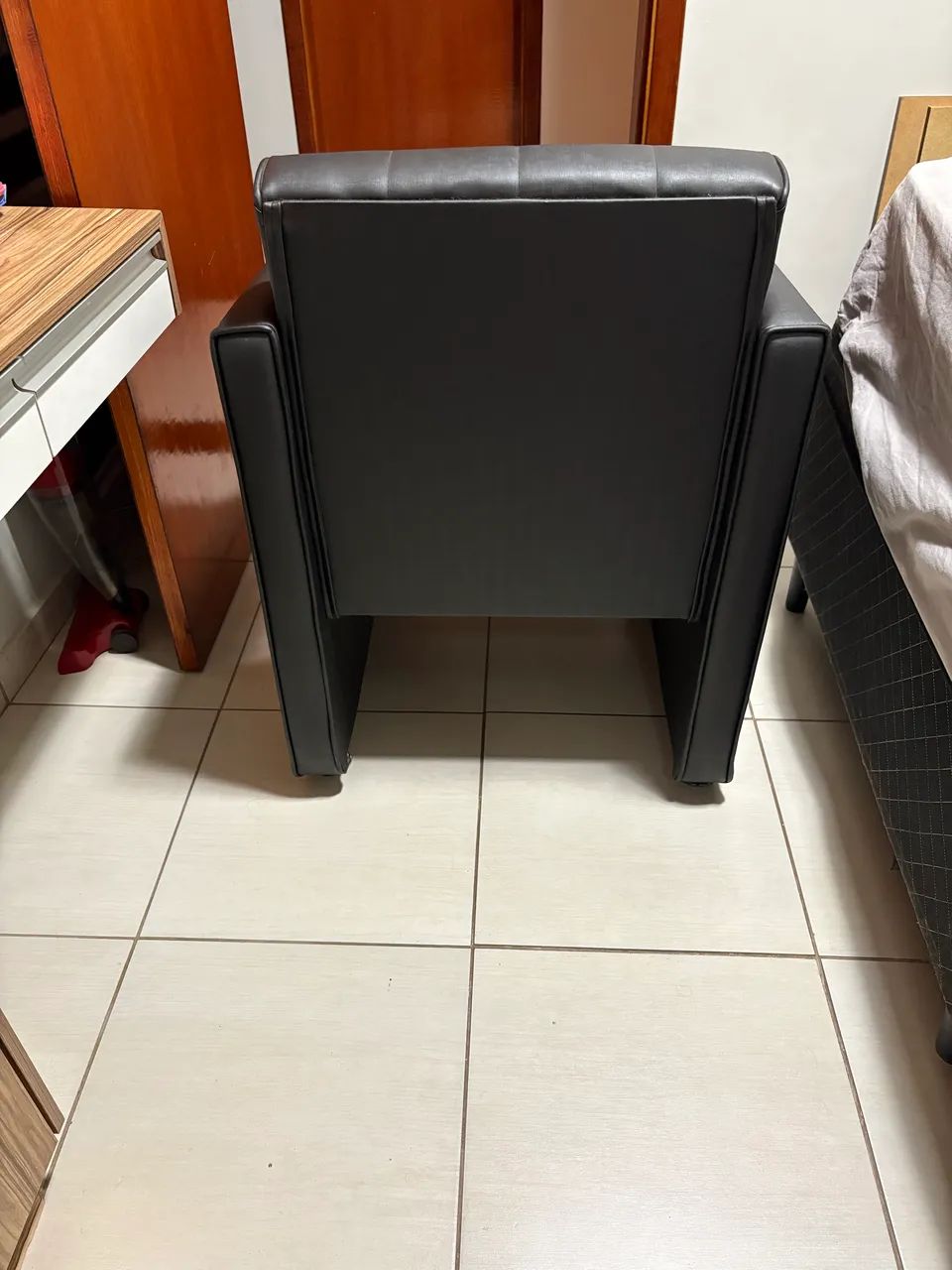 Poltrona Premium - Impecável | Recepção, Escritório ou Barbearia - Foto 3