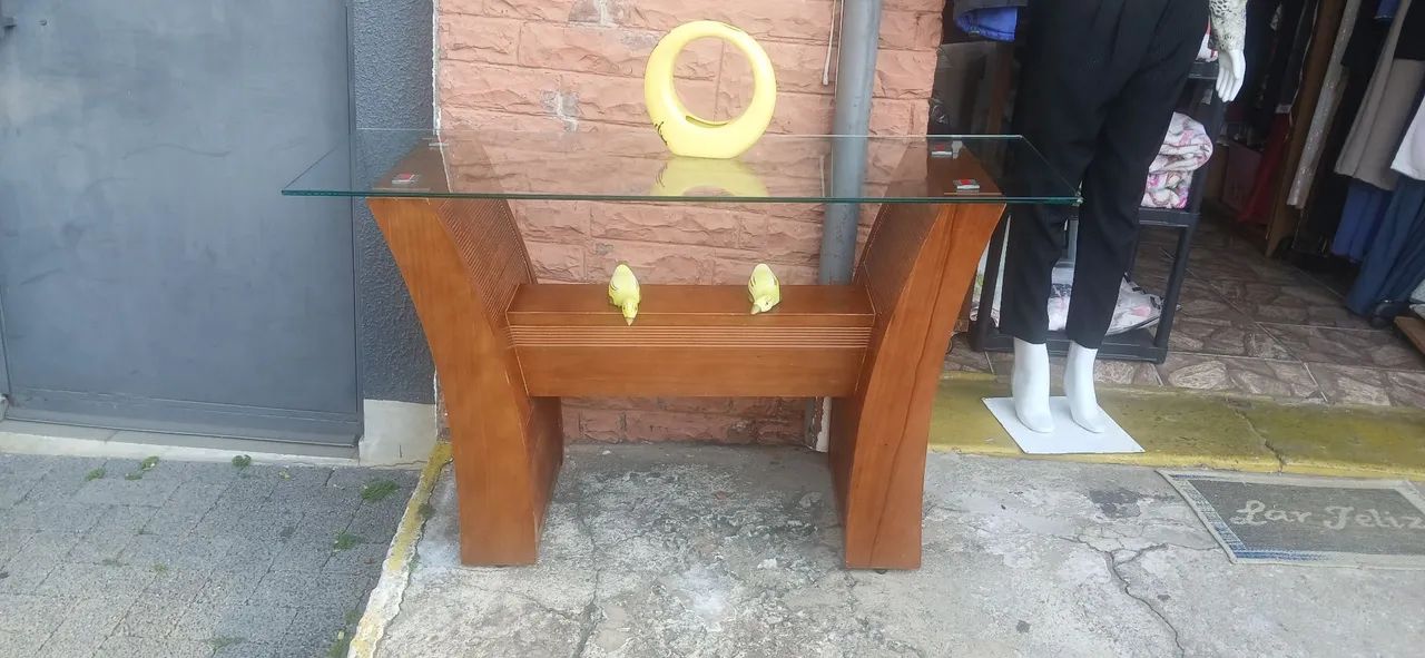Aparador em madeira