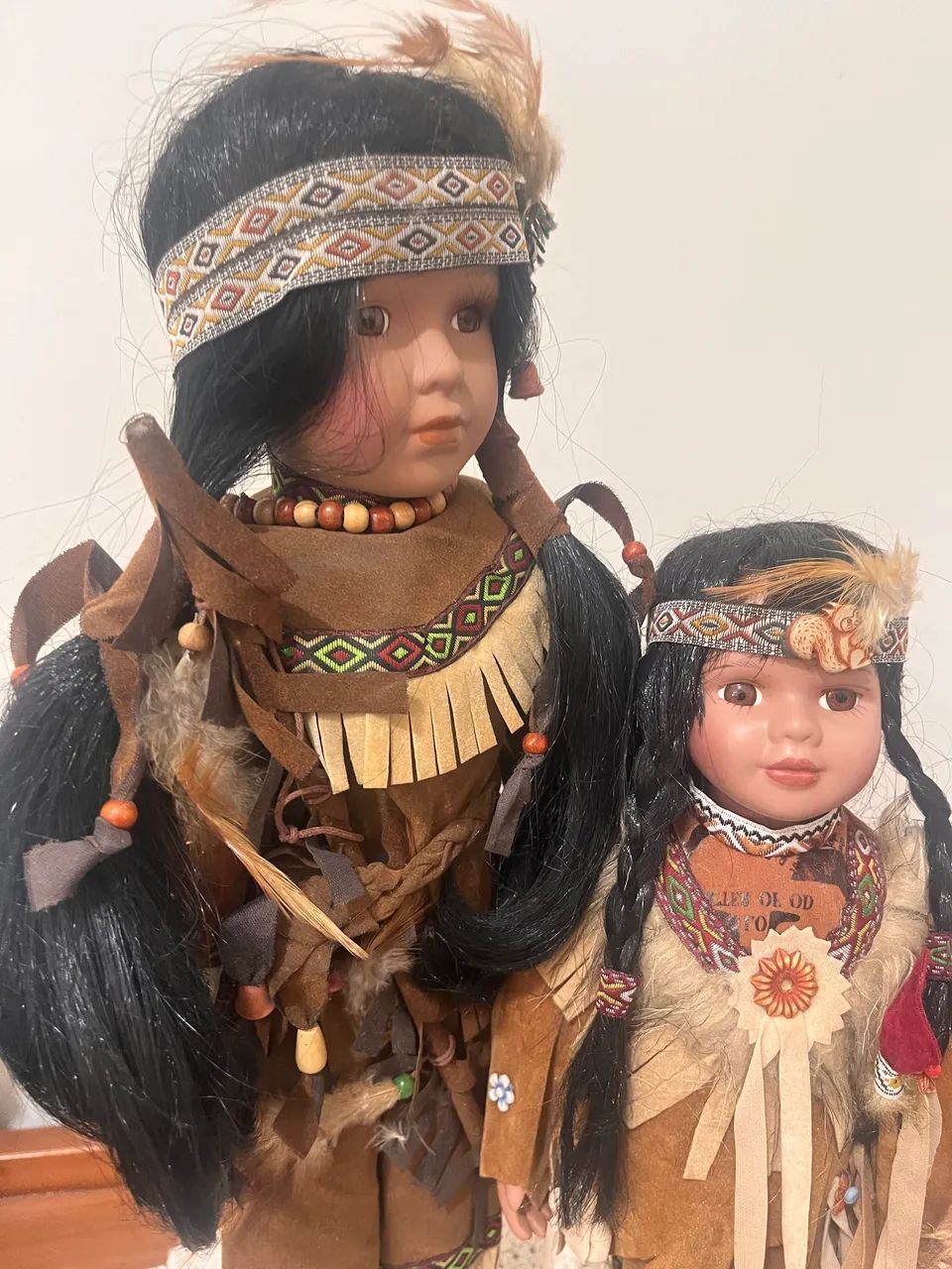 Duas bonecas índias em porcelana  - Foto 4