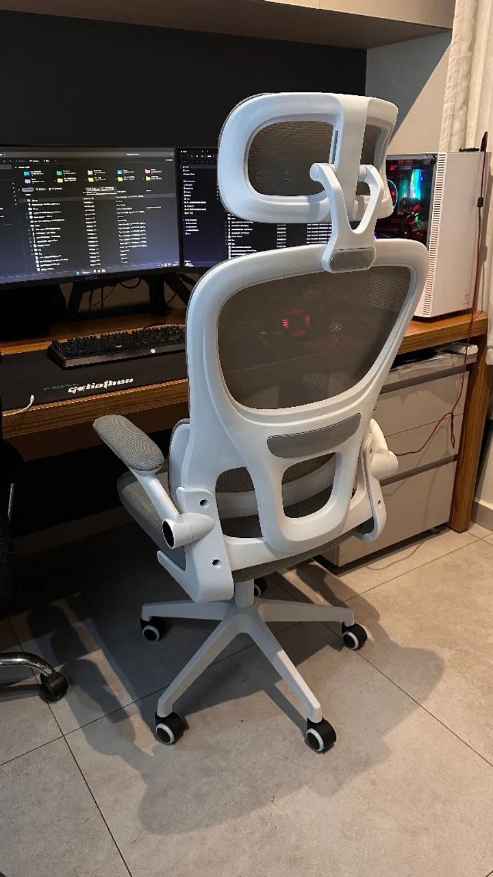 Cadeira de escritório ergonômica.  - Foto 2