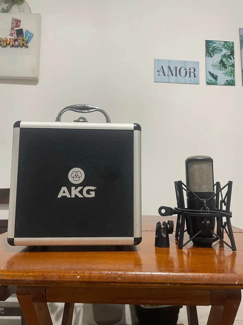 Microfone AKG P220 Condensador - Com Case e Shock Mount - Foto 3