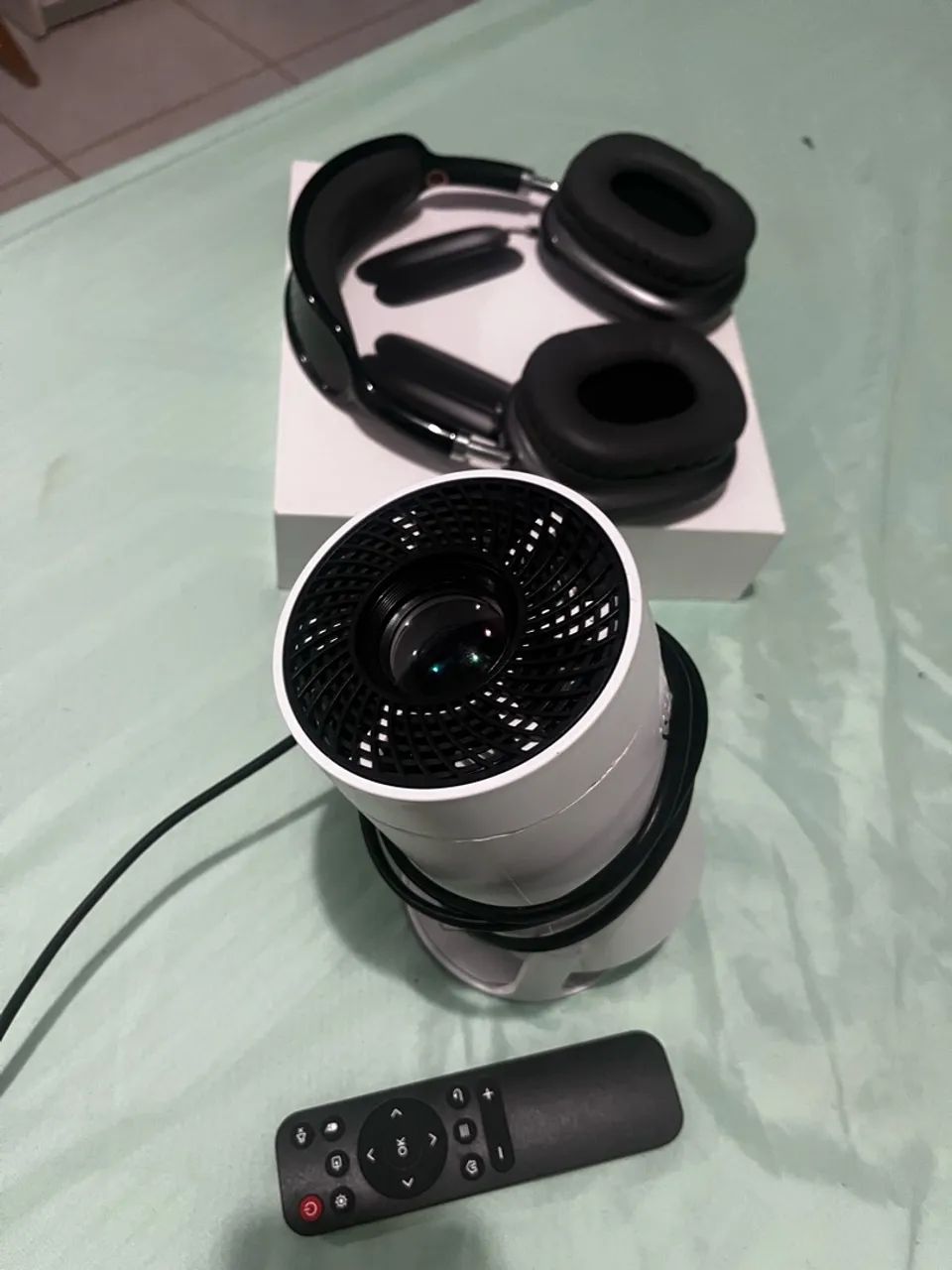 Fone e projetor - Foto 5