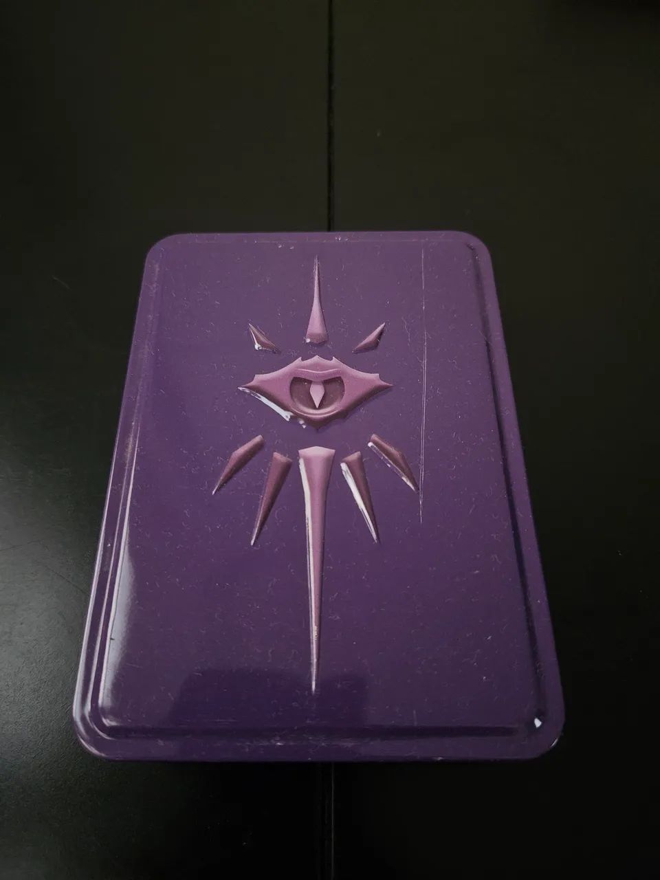 Latinha de metal Dungeons & Dragons Oficial